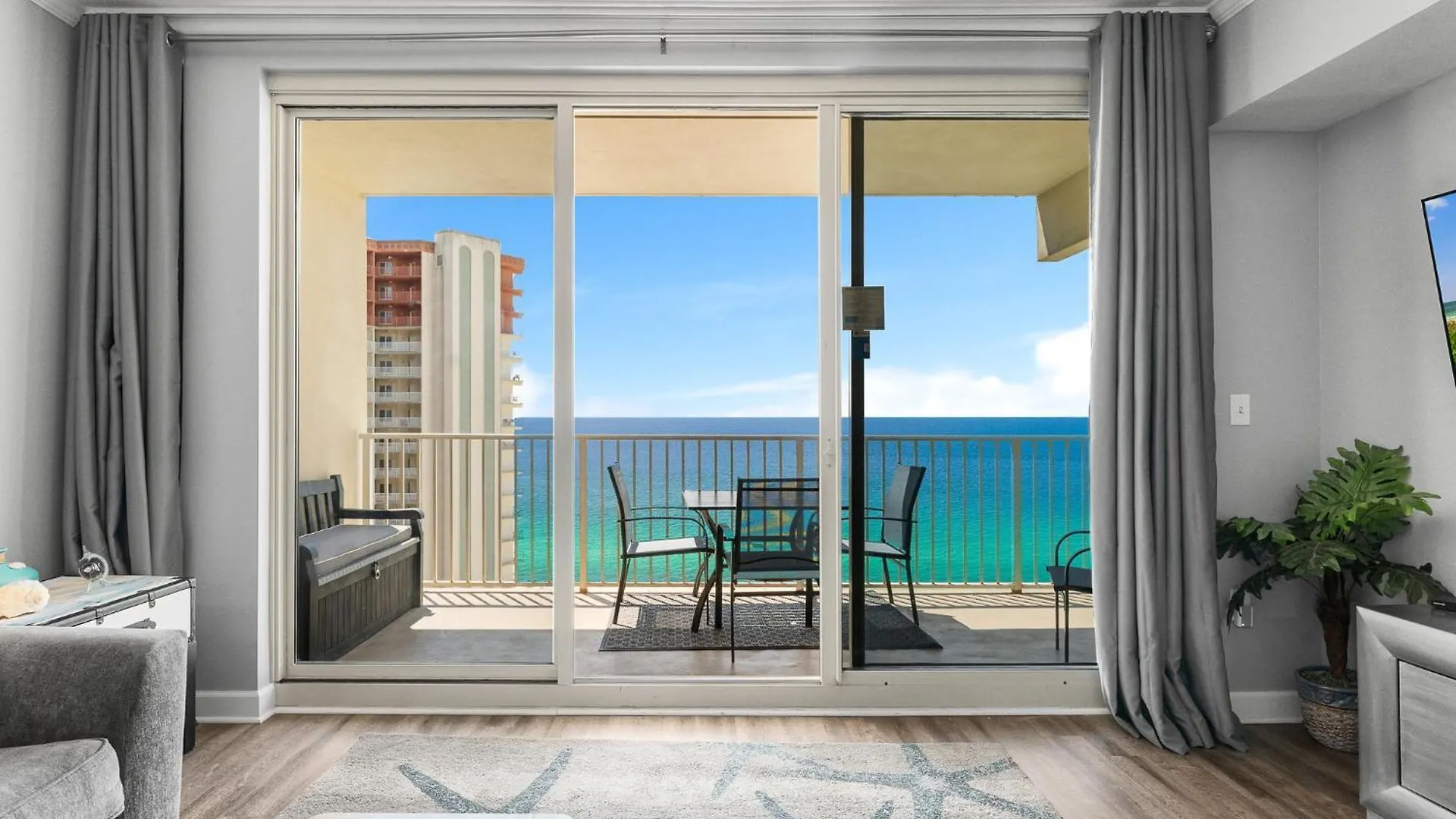 Lägenhet Shores Of Panama Chic 2-Bd Beachfront Resort Condo! By Dolce Vita Getaways! Panama City Beach