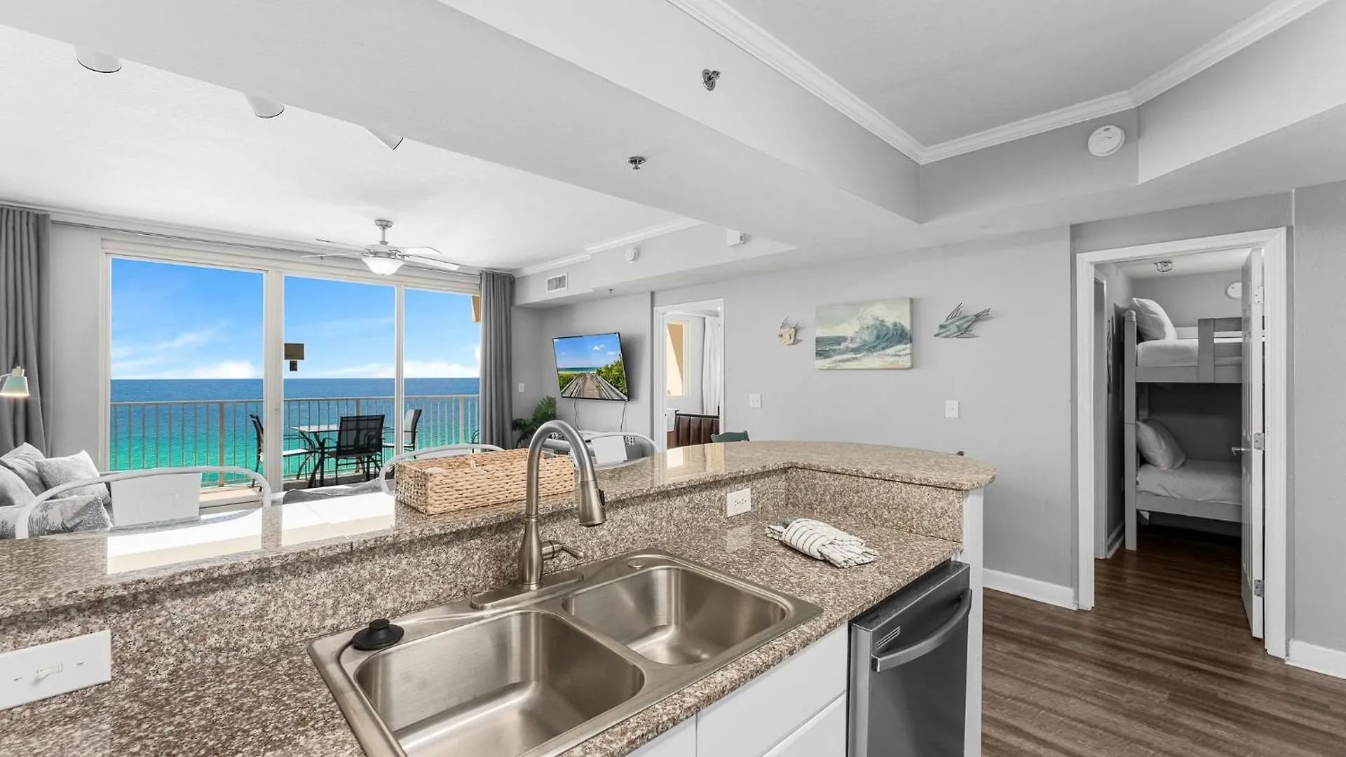 Apartment Shores Of Panama Chic 2-Bd Beachfront Resort Condo! By Dolce Vita Getaways! Panama City Beach